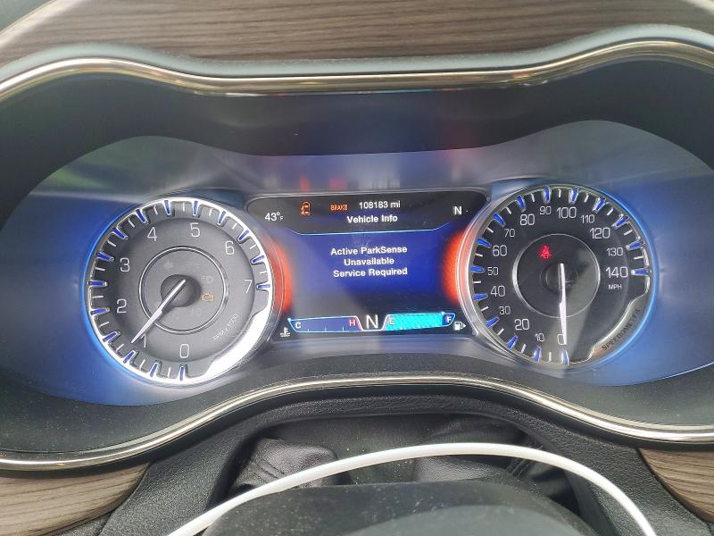 79930695 :رقم المزاد ، 1C3CCCEG5FN656433 vin ، 2015 Chrysler 200 مزاد بيع