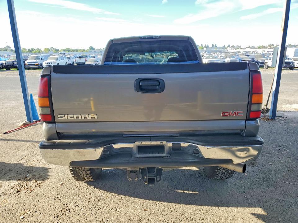 47139626 :رقم المزاد ، 1GTHK23D36F155400 vin ، 2006 Gmc Sierra مزاد بيع