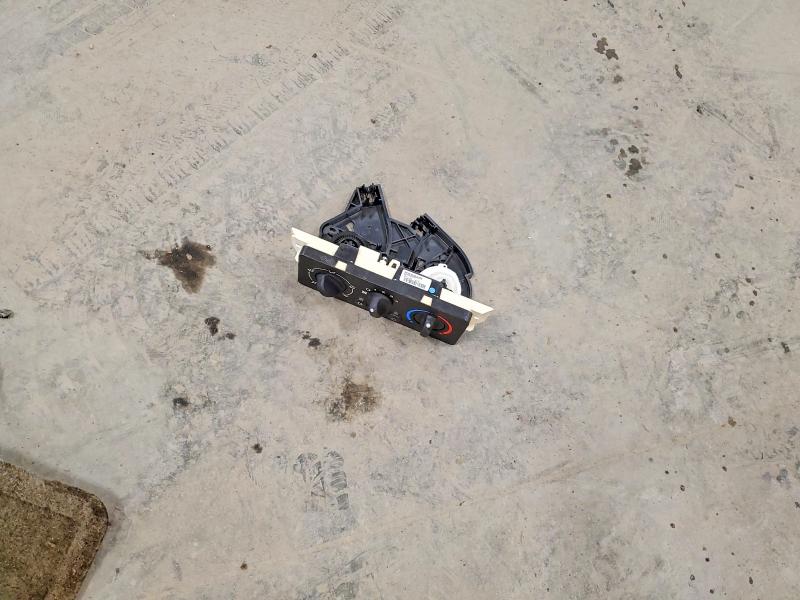 2003 Saturn Ion მანქანა იყიდება აუქციონზე, vin: 1G8AL52F93Z101428, აუქციონის ნომერი: 45511136