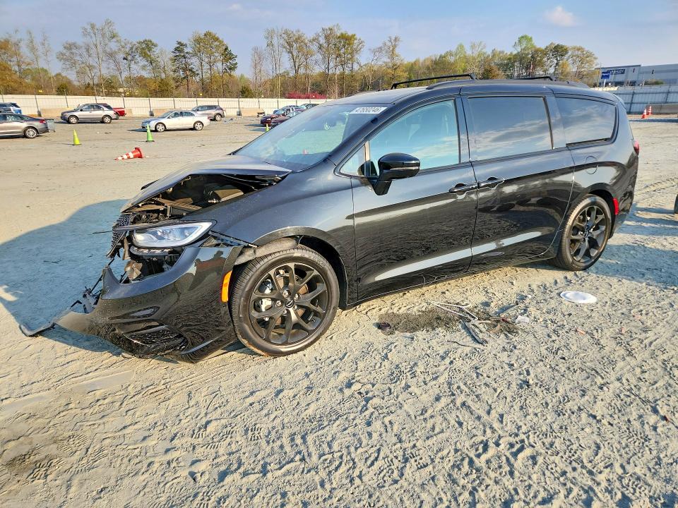 Auction sale of the 2024 Chrysler Pacifica, vin: 2C4RC1GG2RR103768, lot number: 47650246