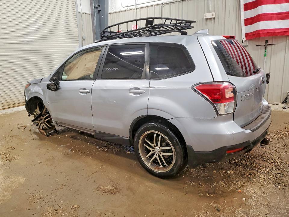 46043686 :رقم المزاد ، JF2SJAAC7JG429523 vin ، 2018 Subaru Forester مزاد بيع