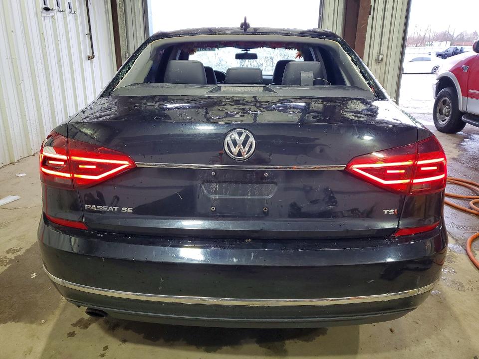 2017 Volkswagen Passat მანქანა იყიდება აუქციონზე, vin: 1VWBT7A34HC050893, აუქციონის ნომერი: 45961046