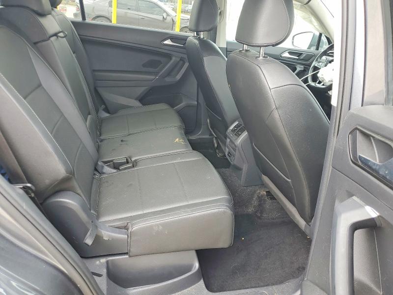 47861656 :رقم المزاد ، 3VV2B7AX5JM199926 vin ، 2018 Volkswagen Tiguan مزاد بيع