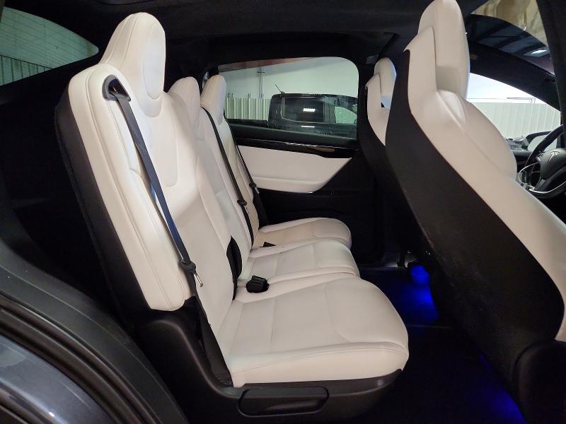 46613306 :رقم المزاد ، 5YJXCDE26JF132416 vin ، 2018 Tesla Model X مزاد بيع