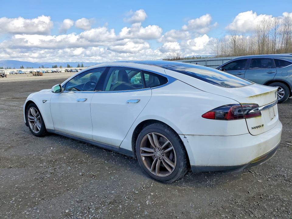 47736476 :رقم المزاد ، 5YJSA1AC8DFP10940 vin ، 2013 Tesla Model S مزاد بيع