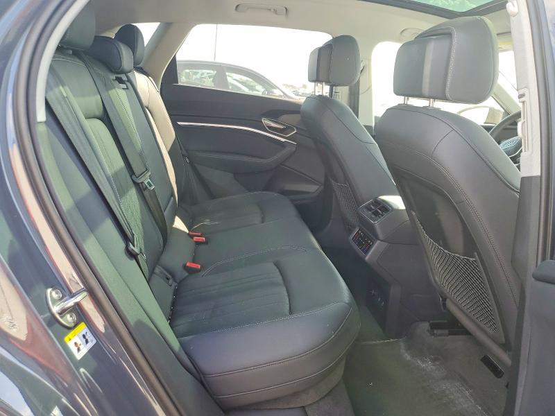 79380225 :رقم المزاد ، WA15AAGE7RB066566 vin ، 2024 Audi Q8 E-tron مزاد بيع