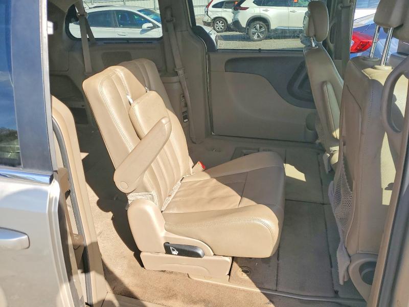 2016 Chrysler Town & Country მანქანა იყიდება აუქციონზე, vin: 2C4RC1BG4GR222927, აუქციონის ნომერი: 79300745