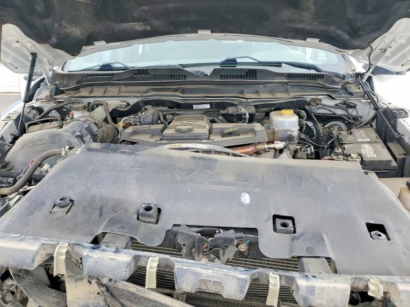 47469876 :رقم المزاد ، 3C6UR5HLXHG663173 vin ، 2017 Ram 2500 مزاد بيع