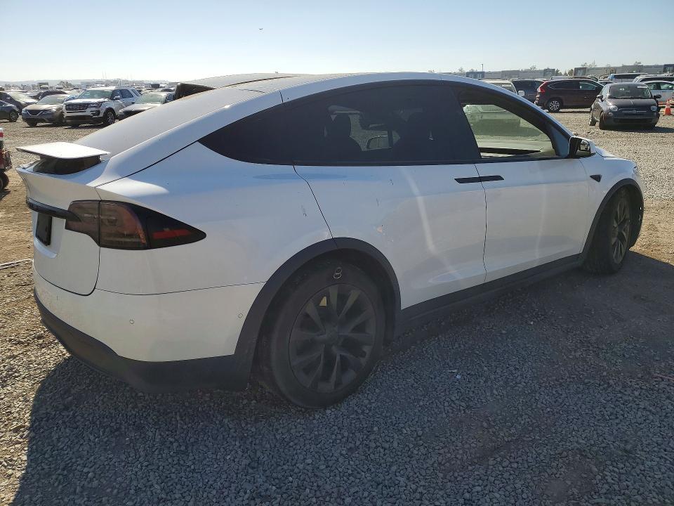 45513086 :رقم المزاد ، 7SAXCDE51NF336981 vin ، 2022 Tesla Model X مزاد بيع