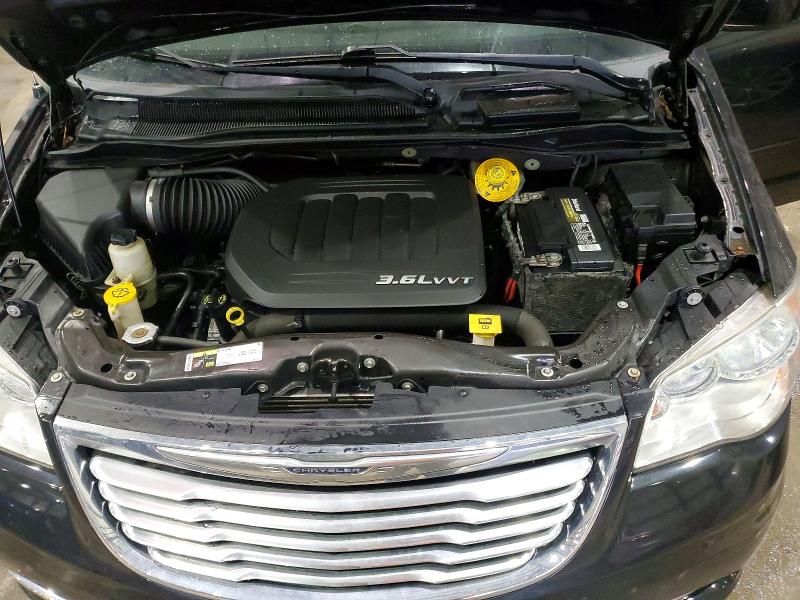 79682825 :رقم المزاد ، 2C4RC1AG8FR675173 vin ، 2015 Chrysler Town & Country مزاد بيع