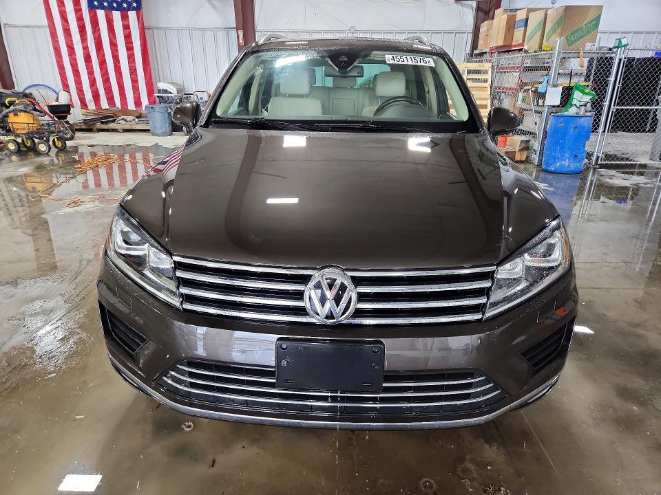 45511576 :رقم المزاد ، WVGEF9BP6FD007020 vin ، 2015 Volkswagen Touareg مزاد بيع