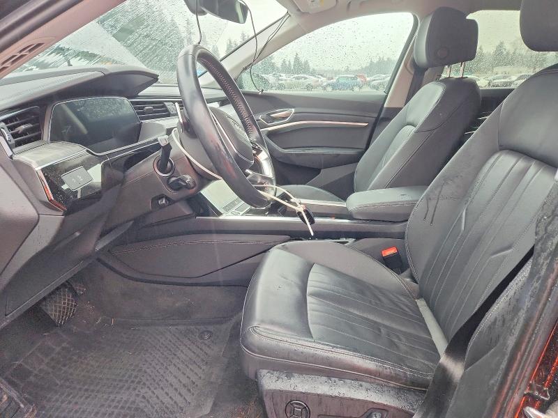 Продажа на аукционе авто 2021 Audi E-tron, vin: WA1AAAGEXMB021371, номер лота: 45570896