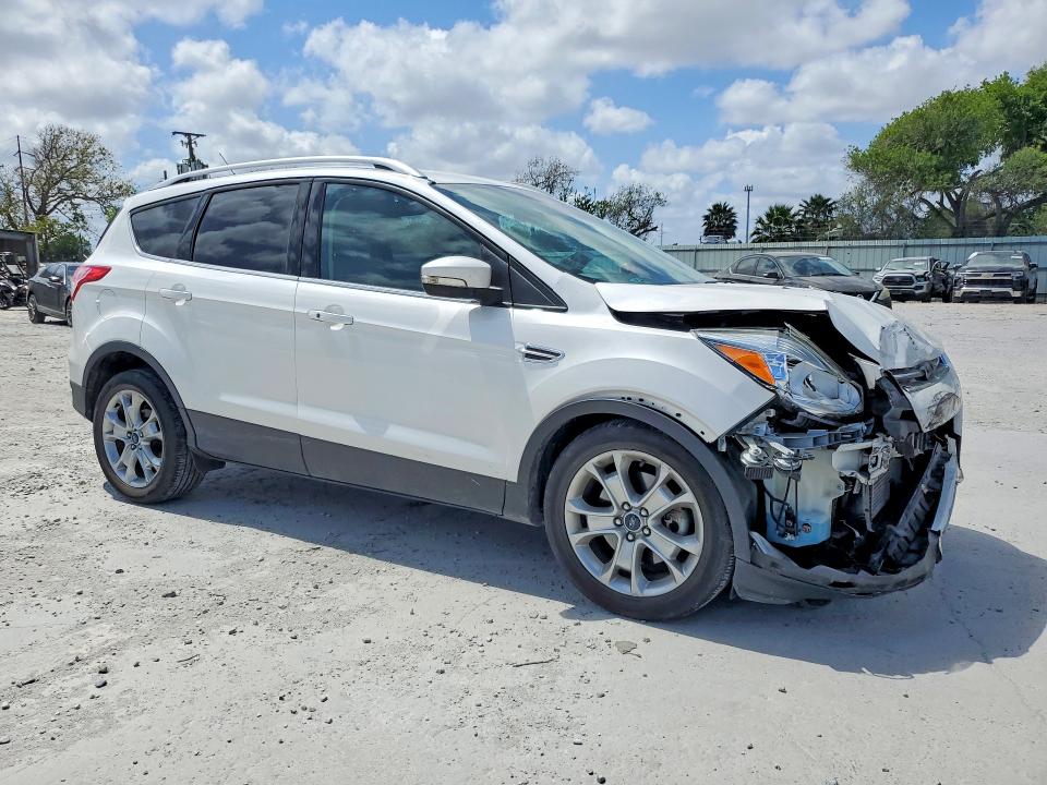 47639266 :رقم المزاد ، 1FMCU0J9XFUC61499 vin ، 2015 Ford Escape مزاد بيع