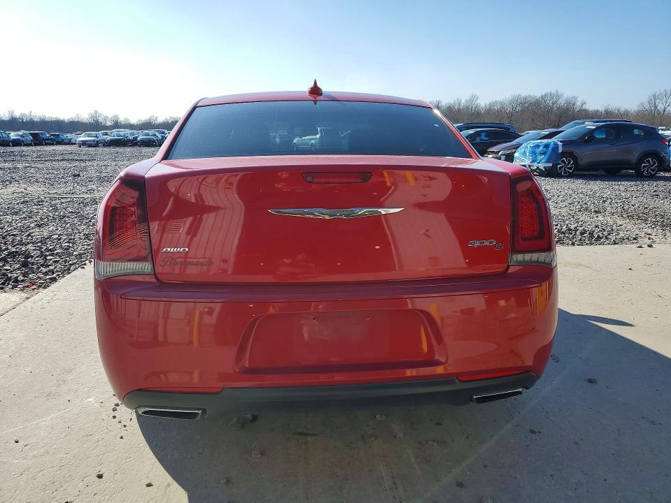 Продажа на аукционе авто 2015 Chrysler 300, vin: 2C3CCAGG2FH927880, номер лота: 42049616