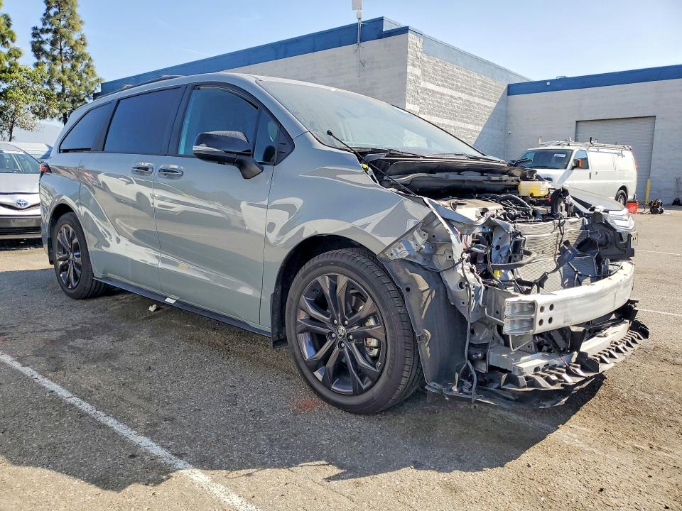 47822136 :رقم المزاد ، 5TDCRKEC3SS285424 vin ، 2025 Toyota Sienna مزاد بيع