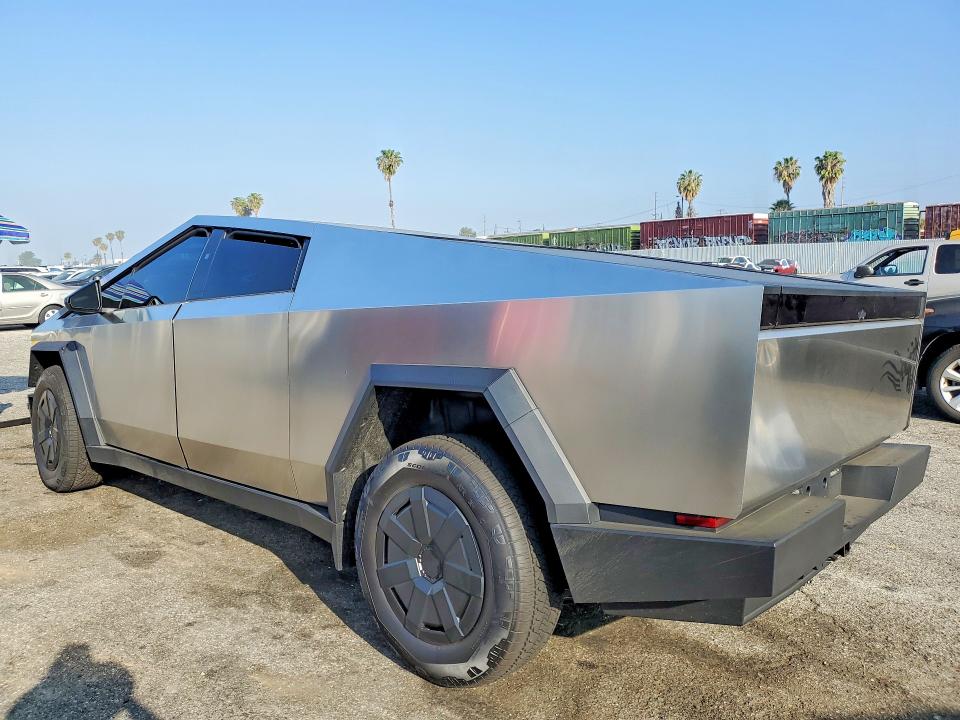 47361556 :رقم المزاد ، 7G2CEHED0TA090386 vin ، 2026 Tesla Cybertruck مزاد بيع