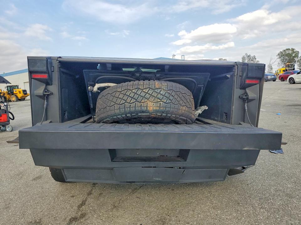 Продаж на аукціоні авто 2024 Tesla Cybertruck, vin: 7G2CEHEE0RA016743, номер лоту: 45546856