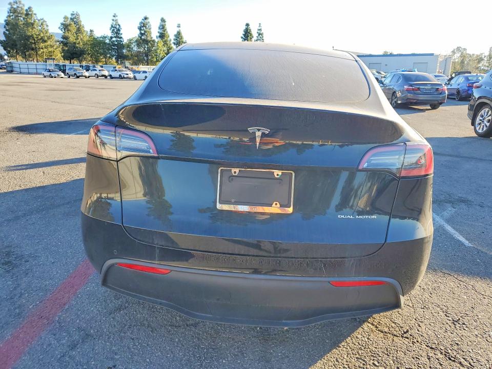 Продажа на аукционе авто 2022 Tesla Model Y, vin: 7SAYGDEE4NF352696, номер лота: 45875196