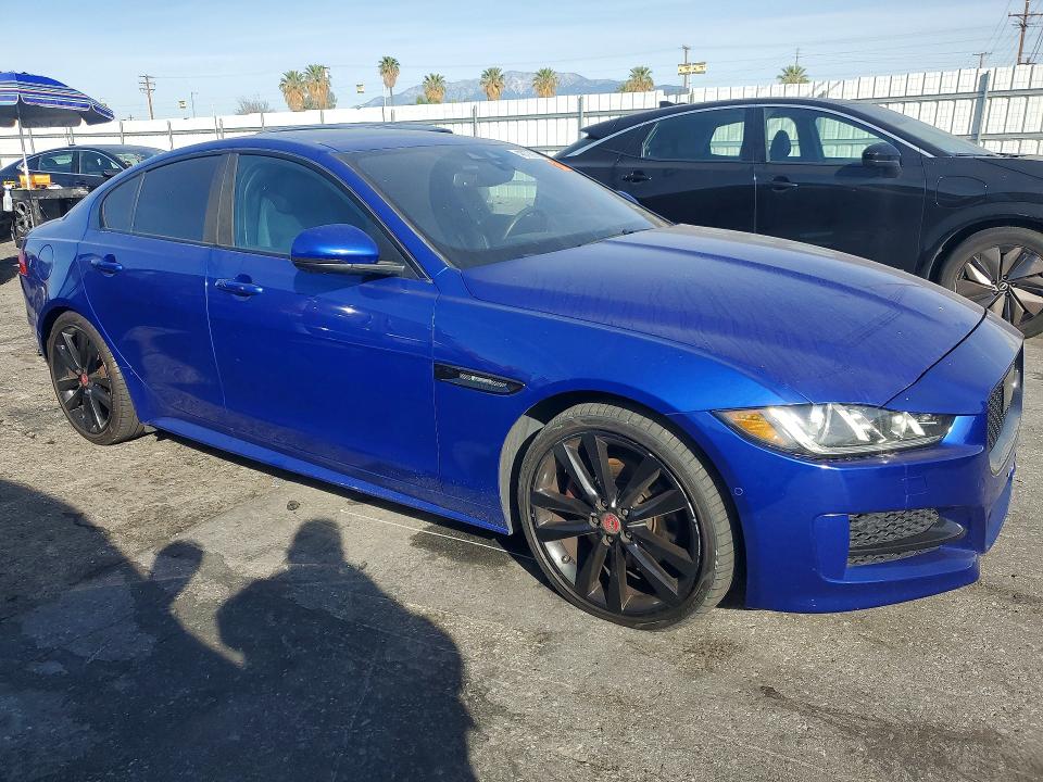 45729976 :رقم المزاد ، SAJAF4BN8HA968860 vin ، 2017 Jaguar Xe مزاد بيع