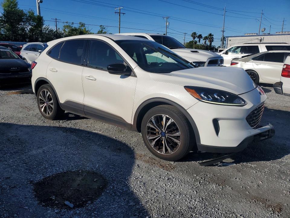 2022 Ford Escape მანქანა იყიდება აუქციონზე, vin: 1FMCU0G64NUB88416, აუქციონის ნომერი: 46467396