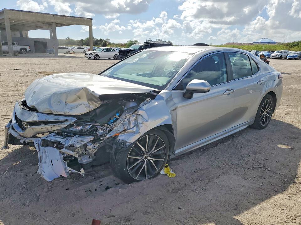Aukcja sprzedaży 2021 Toyota Camry, vin: 4T1G11AK2MU451362, numer aukcji: 41981896