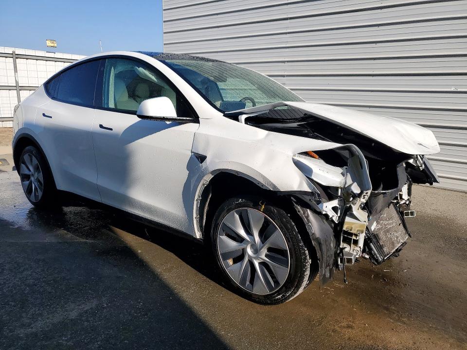 46734816 :رقم المزاد ، 5YJYGDED5MF132860 vin ، 2021 Tesla Model Y مزاد بيع