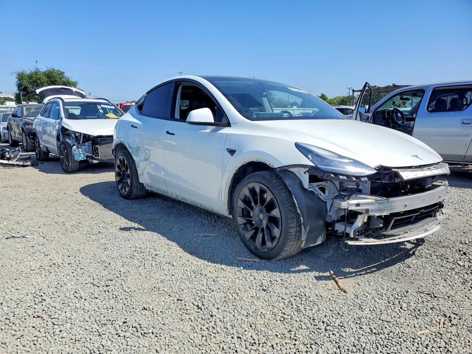 47134776 :رقم المزاد ، 5YJYGDEE2MF115555 vin ، 2021 Tesla Model Y مزاد بيع