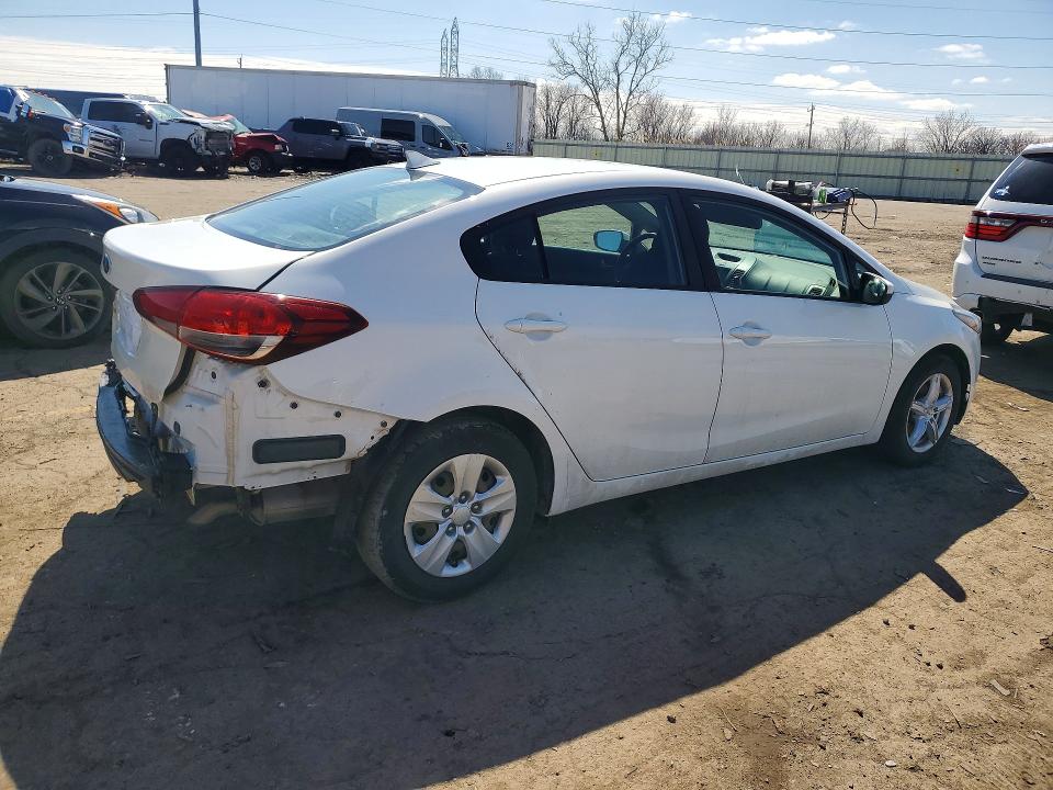 2018 Kia Forte მანქანა იყიდება აუქციონზე, vin: 3KPFK4A70JE229102, აუქციონის ნომერი: 47787056