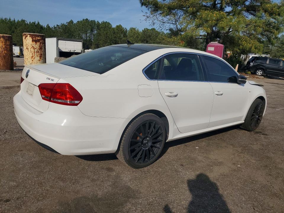 45816176 :رقم المزاد ، 1VWBS7A32FC079700 vin ، 2015 Volkswagen Passat مزاد بيع