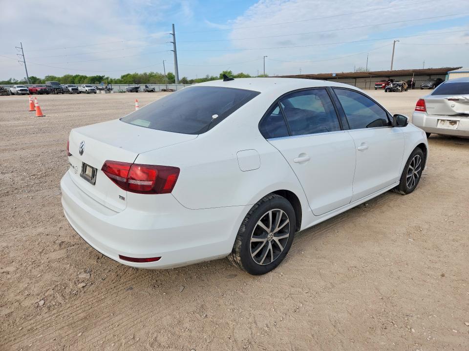 46813326 :رقم المزاد ، 3VWDB7AJ6JM252245 vin ، 2018 Volkswagen Jetta مزاد بيع