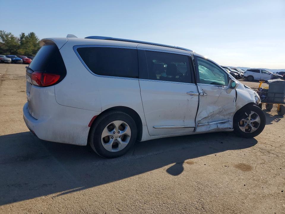 2017 Chrysler Pacifica მანქანა იყიდება აუქციონზე, vin: 2C4RC1EGXHR759668, აუქციონის ნომერი: 46553936