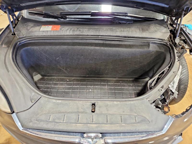 46613306 :رقم المزاد ، 5YJXCDE26JF132416 vin ، 2018 Tesla Model X مزاد بيع