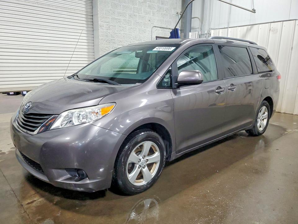 Auction sale of the 2013 Toyota Sienna, vin: 5TDKK3DC8DS392494, lot number: 45510696