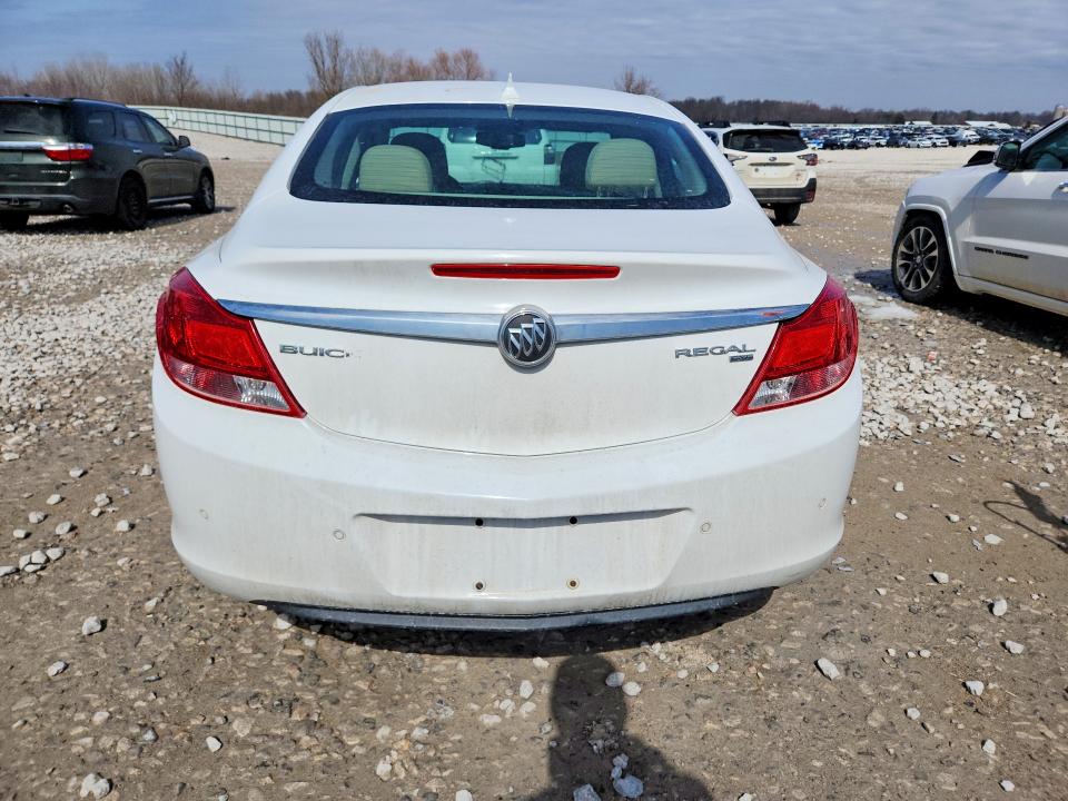 46493586 :رقم المزاد ، W04GR5EC6B1012634 vin ، 2011 Buick Regal مزاد بيع