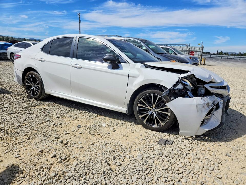 47415946 :رقم المزاد ، JTNB11HK5J3034769 vin ، 2018 Toyota Camry مزاد بيع