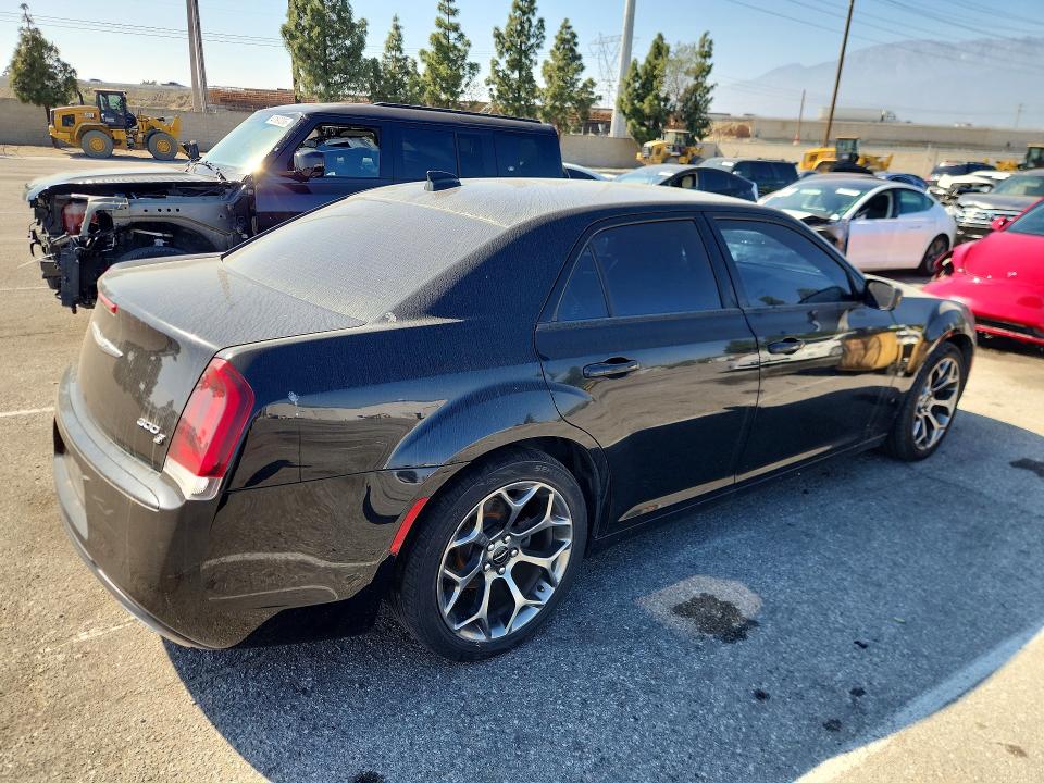 Продаж на аукціоні авто 2015 Chrysler 300, vin: 2C3CCABG8FH736018, номер лоту: 47117806