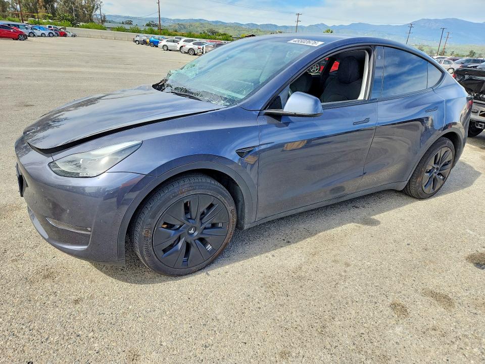45502676 :رقم المزاد ، 7SAYGDEE0NF556802 vin ، 2022 Tesla Model Y مزاد بيع
