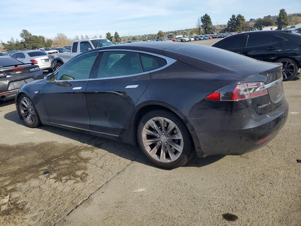 Продажа на аукционе авто 2016 Tesla Model S, vin: 5YJSA1E25GF156584, номер лота: 45665536