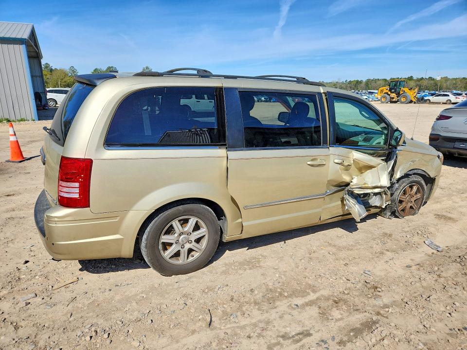 46514856 :رقم المزاد ، 2A4RR5D16AR227093 vin ، 2010 Chrysler Town & Country مزاد بيع