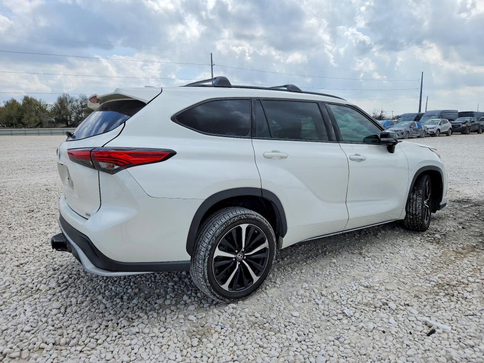 Продаж на аукціоні авто 2021 Toyota Highlander, vin: 5TDLZRAH1MS049612, номер лоту: 41602716