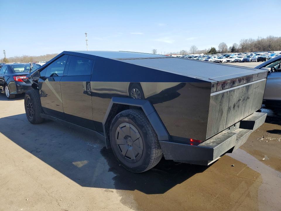 41796926 :رقم المزاد ، 7G2CEHED7SA074507 vin ، 2025 Tesla Cybertruck مزاد بيع
