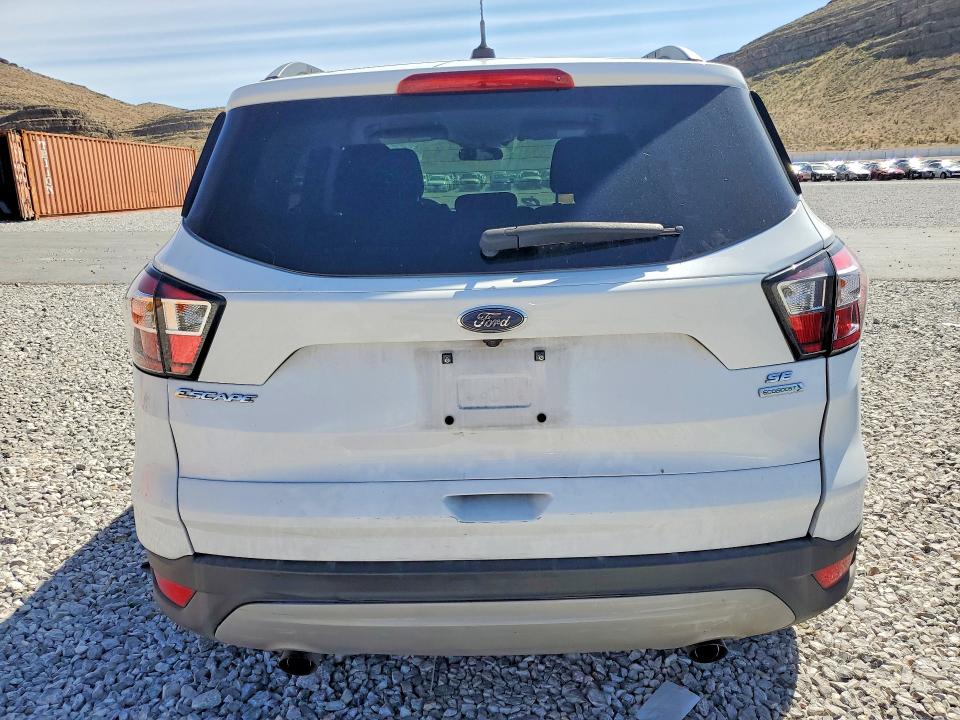 Продажа на аукционе авто 2018 Ford Escape, vin: 1FMCU0GD6JUC35972, номер лота: 47197606