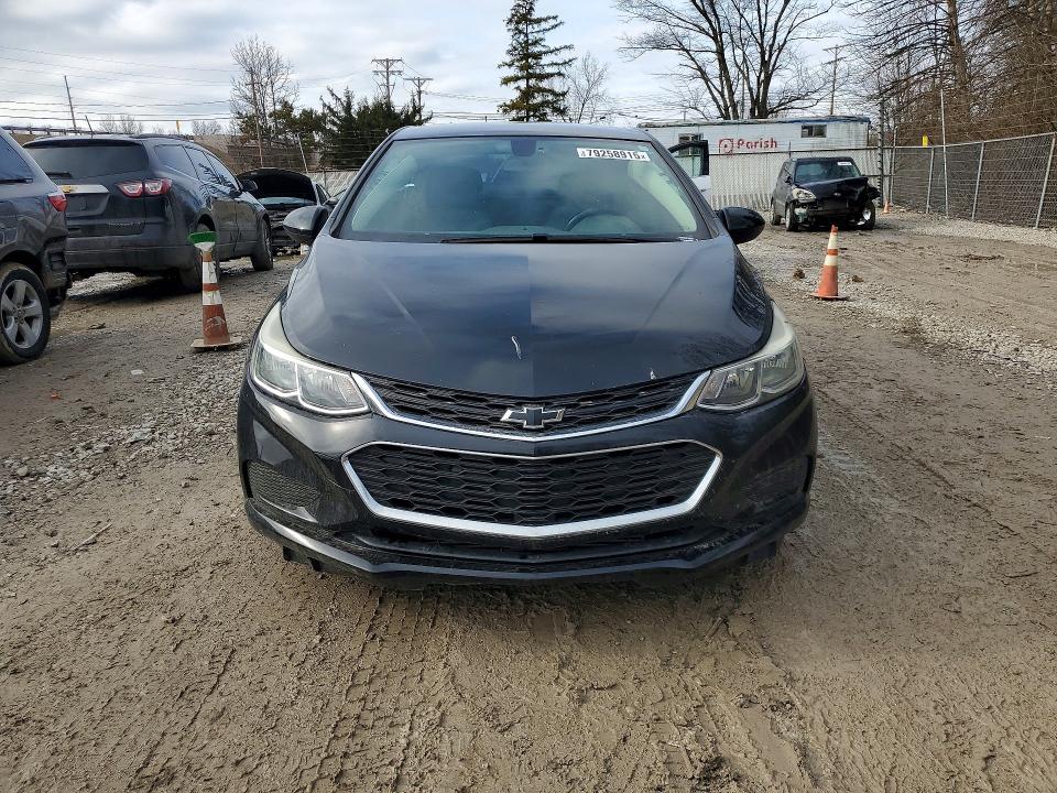 79258915 :رقم المزاد ، 1G1BC5SM7J7225823 vin ، 2018 Chevrolet Cruze مزاد بيع