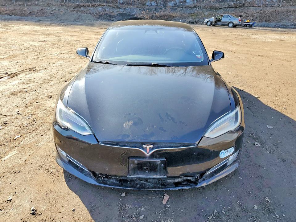 Продажа на аукционе авто 2018 Tesla Model S, vin: 5YJSA1E26JF266678, номер лота: 45641056