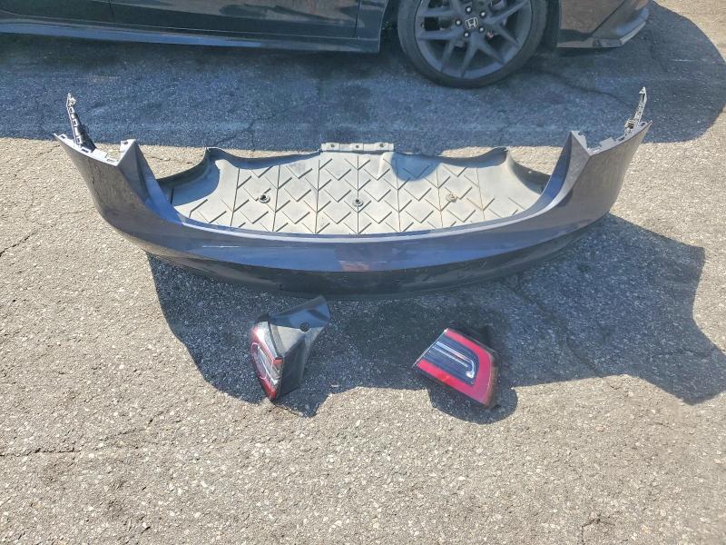 47172686 :رقم المزاد ، 5YJ3E1EA6JF158271 vin ، 2018 Tesla Model 3 مزاد بيع