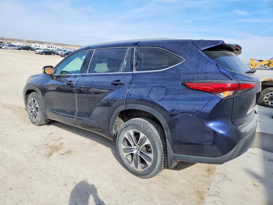 Продажа на аукционе авто 2022 Toyota Highlander, vin: 5TDGZRBH9NS163990, номер лота: 46156866