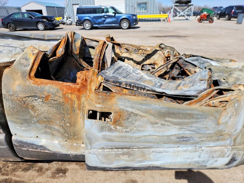 77131555 :رقم المزاد ، 1GTCS19W1Y8174113 vin ، 2000 Gmc Sonoma مزاد بيع