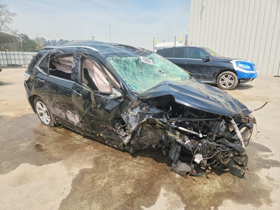 45590936 :رقم المزاد ، 2GNAXXEV3L6215677 vin ، 2020 Chevrolet Equinox مزاد بيع