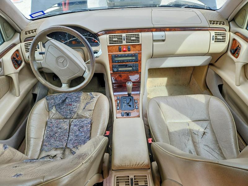41844996 :رقم المزاد ، WDBJF65FXWA695995 vin ، 1998 Mercedes-benz E مزاد بيع