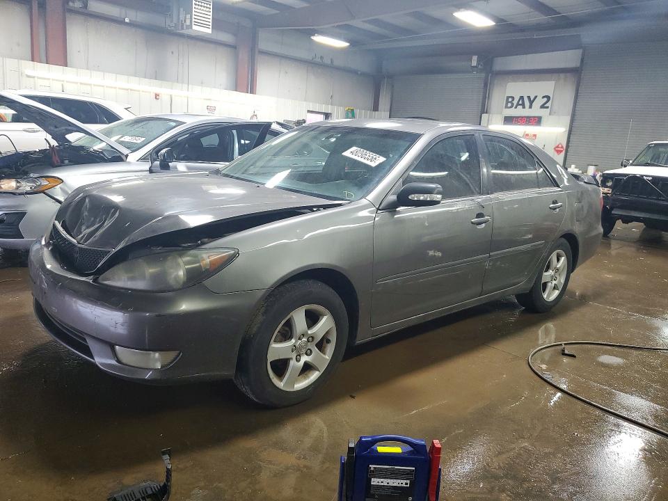 48096556 :رقم المزاد ، 4T1BE32K05U608462 vin ، 2005 Toyota Camry مزاد بيع